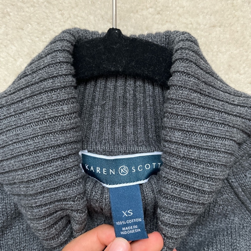 turtle neck sweater